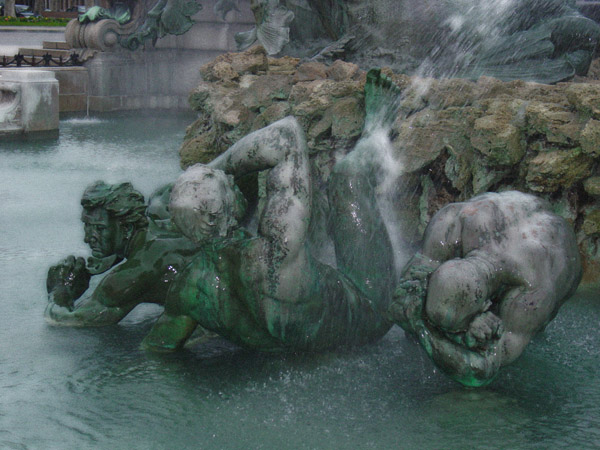 France bordeaux fountain